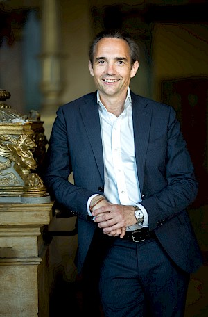 MMag. Dr. Gerald Resch, Vollporträt